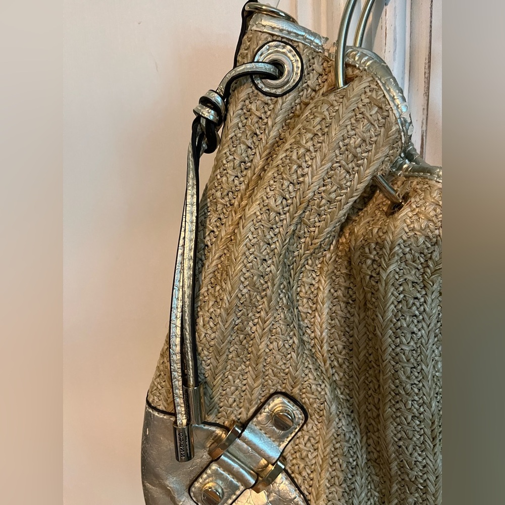 GUESS Summer Raffia Ring Handle Bag With Gold - Picture 10 of 17